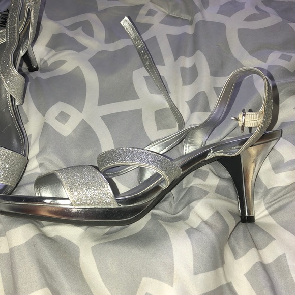 Heels - Picture 2 of 2